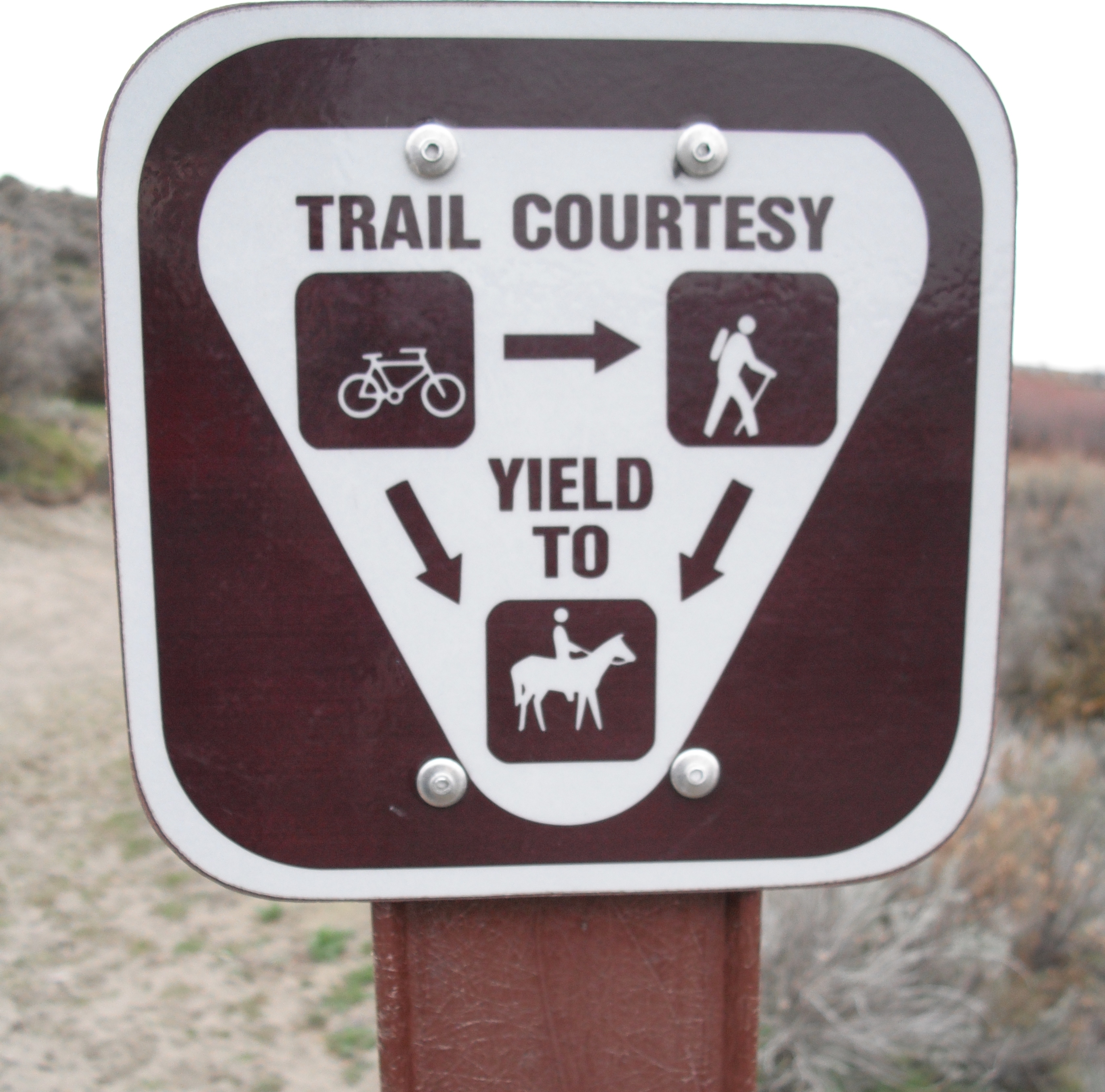 trail-etiquette